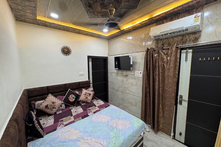 Room 17 of 36
