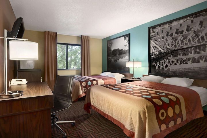 1 Queen Bed Accessible Room (14 of 14)