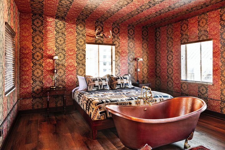 Room 9 of 25