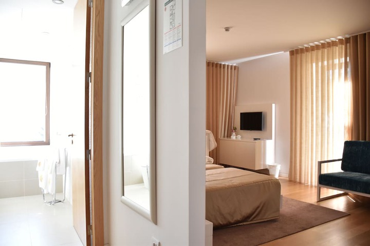 Room 12 of 73