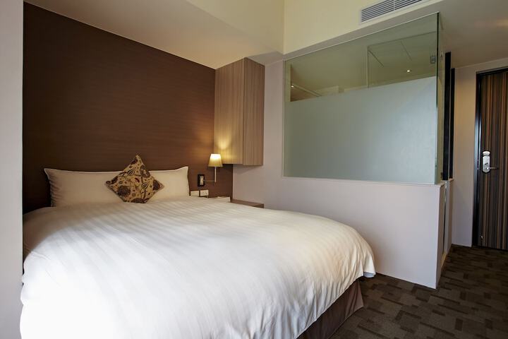Room 13 of 51