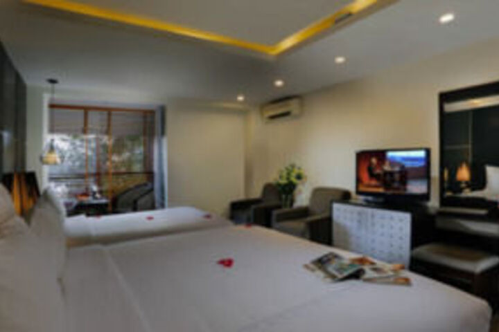 Room 27 of 33