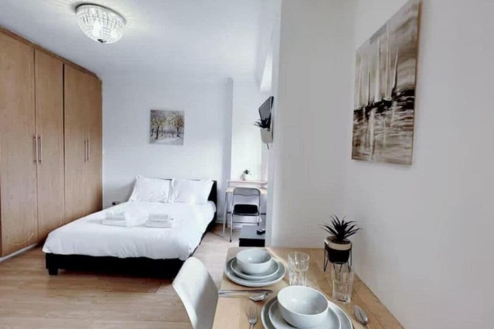 Room 12 of 17