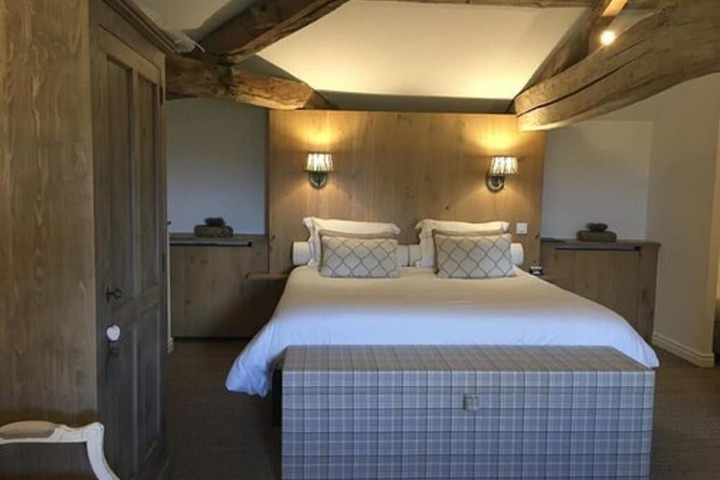 Room 2 of 14