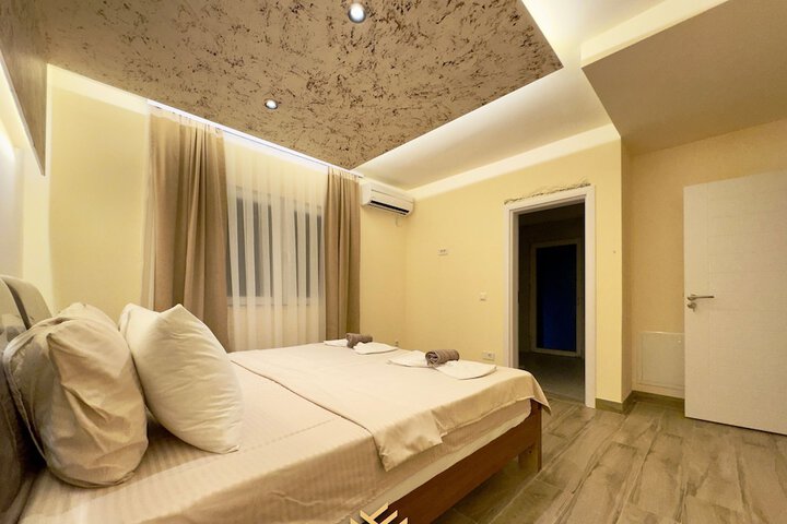 Room 52 of 121