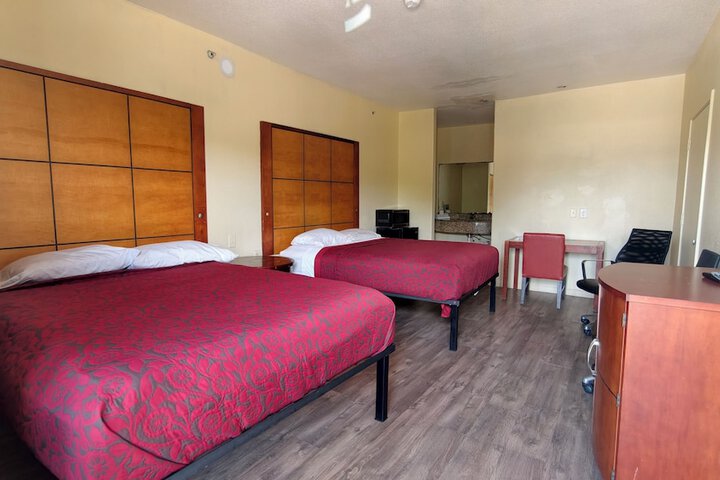 Room 9 of 19