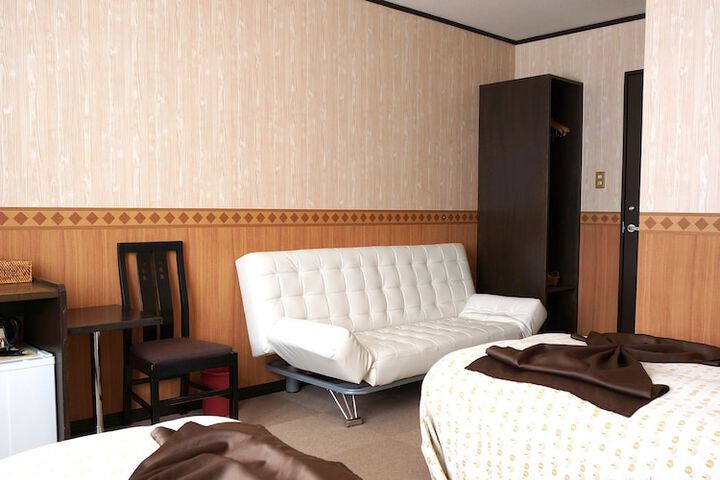 Room 6 of 56