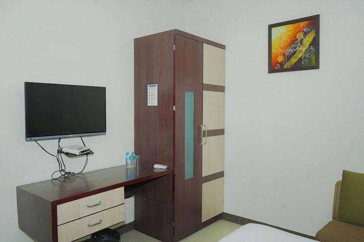Room 8 of 30