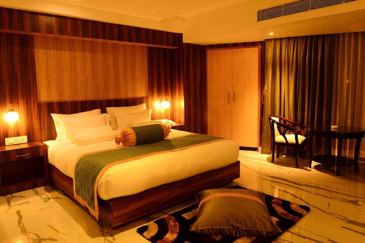 Room 10 of 48