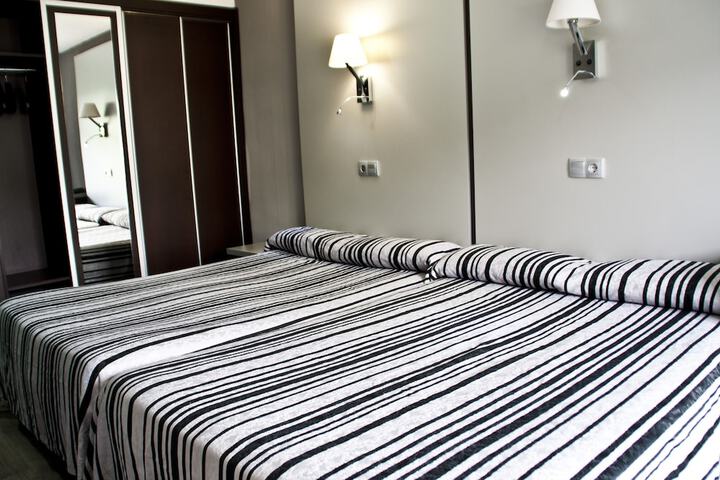 Room 6 of 37