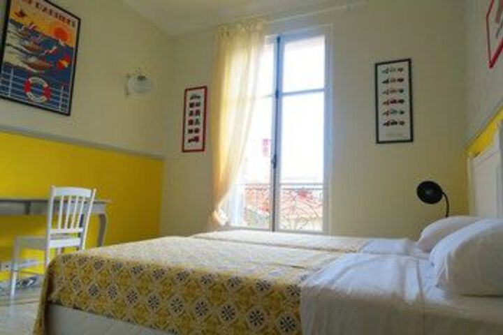 Room 6 of 17