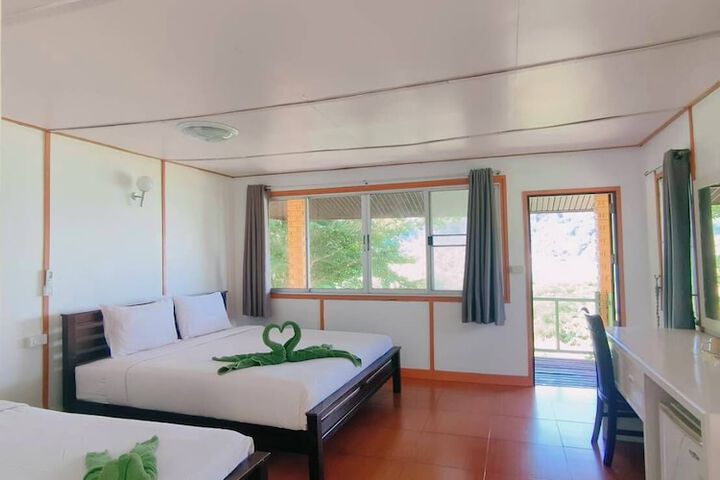 Room 40 of 148