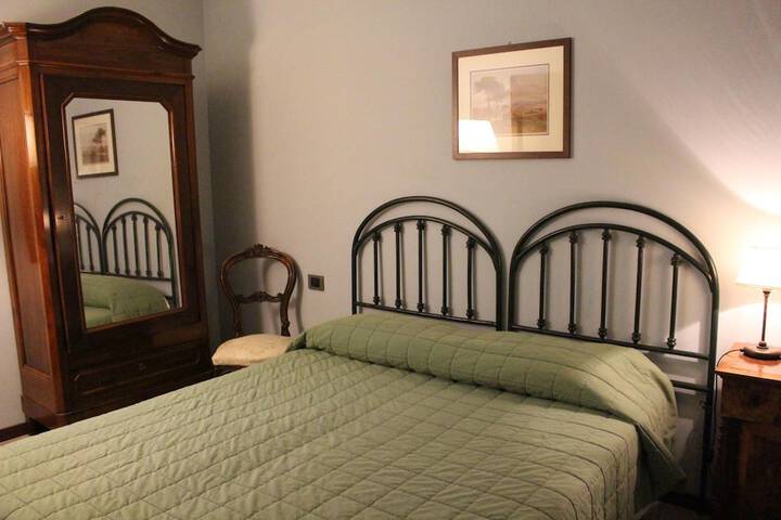 Room 8 of 34