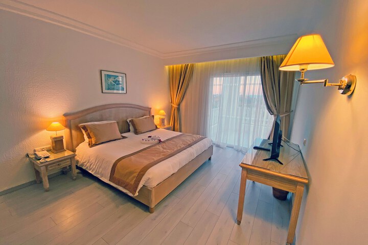 Room 27 of 145