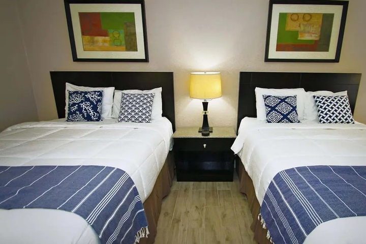 Room 4 of 15