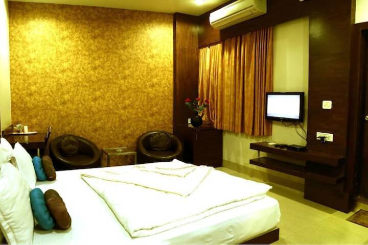 Room 3 of 31