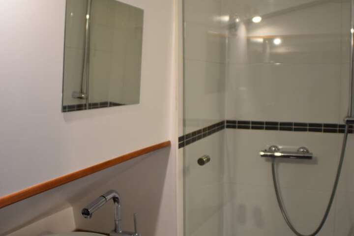 Room 14 of 16
