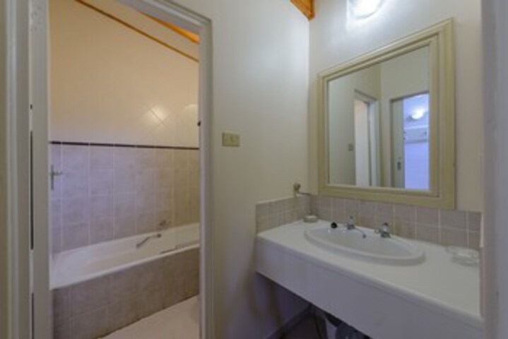 Room 2 of 21