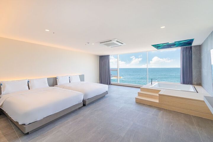 Room 3 of 32