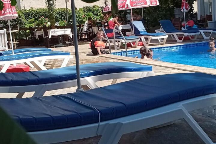 Pool Hotel