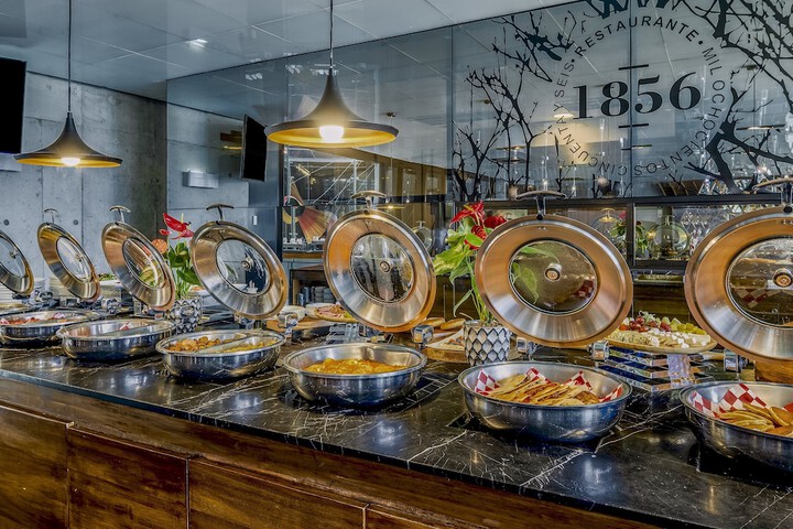 Breakfast/Coffee Service 18 of 42