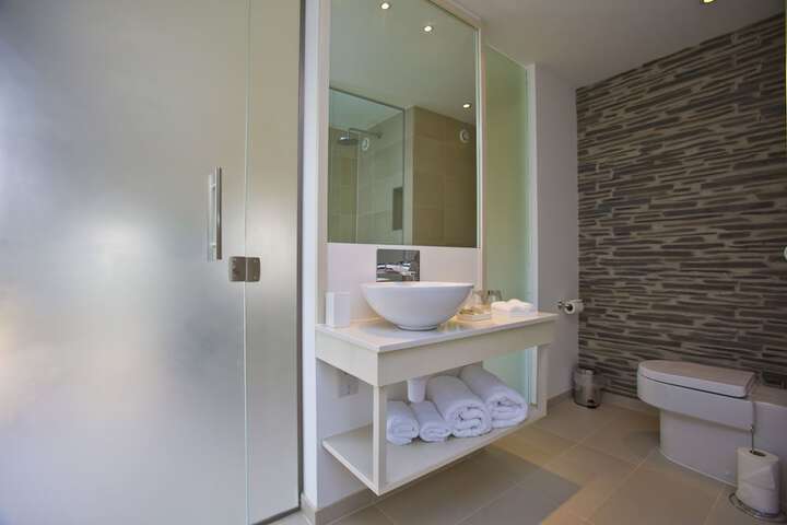 Room 43 of 162