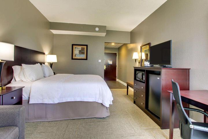 1 King Bed (13 of 20)