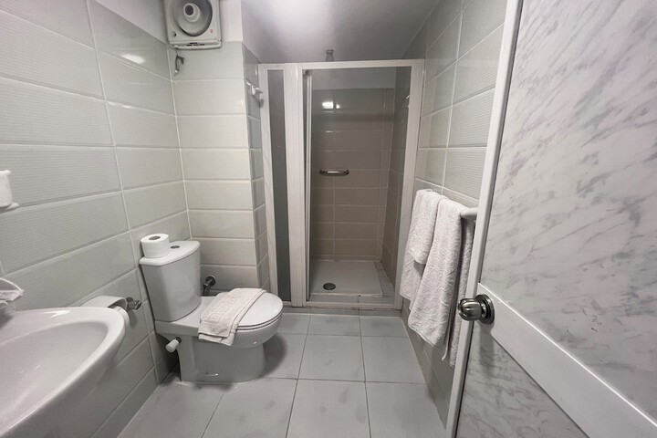 Room 150 of 196
