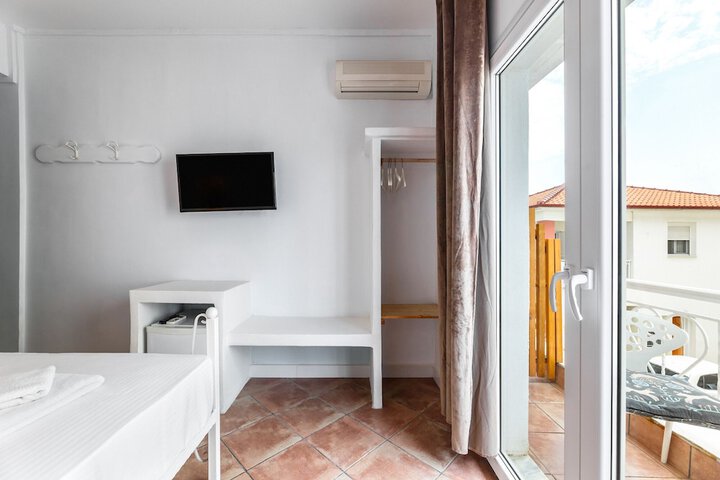 Room 12 of 45