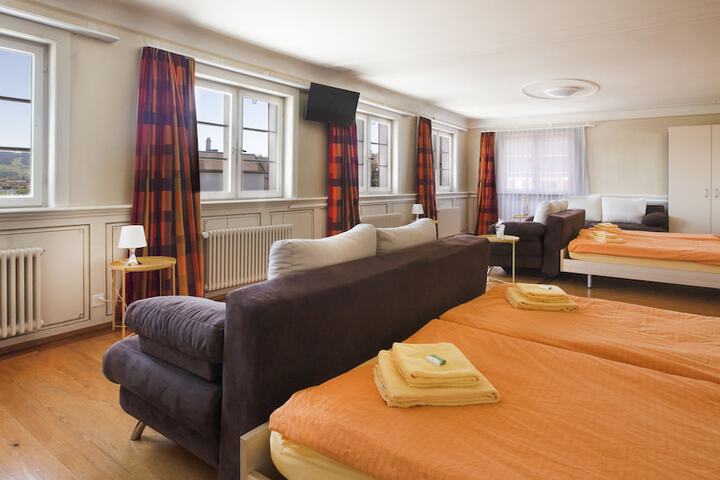 Room 14 of 35