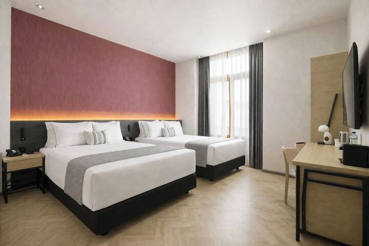 Room 45 of 176