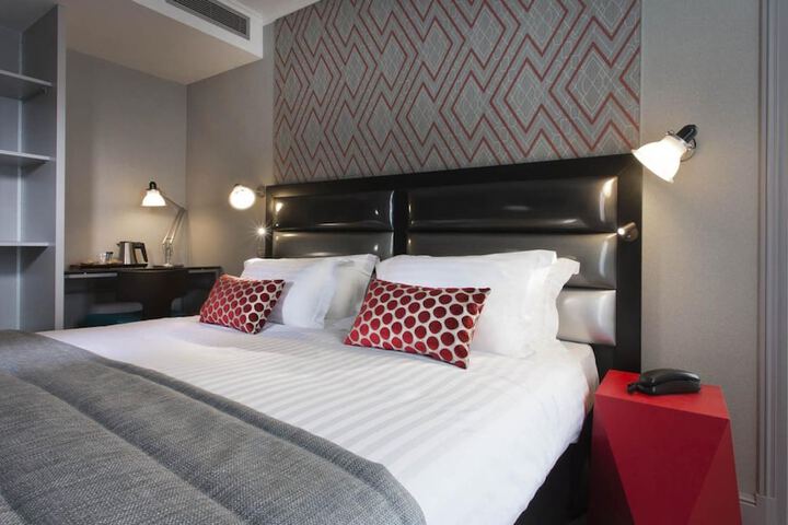 Room 10 of 33