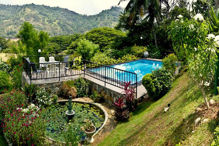 Enison Lodge