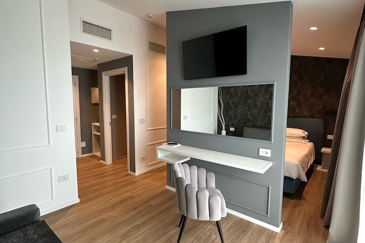 Room 55 of 99