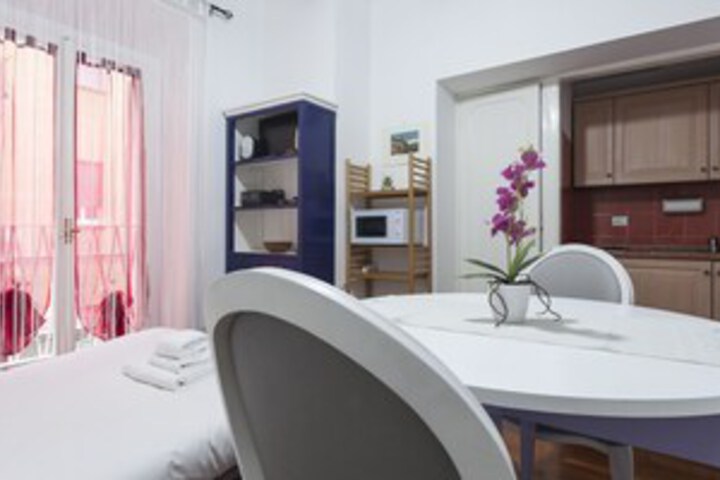 Room 10 of 17