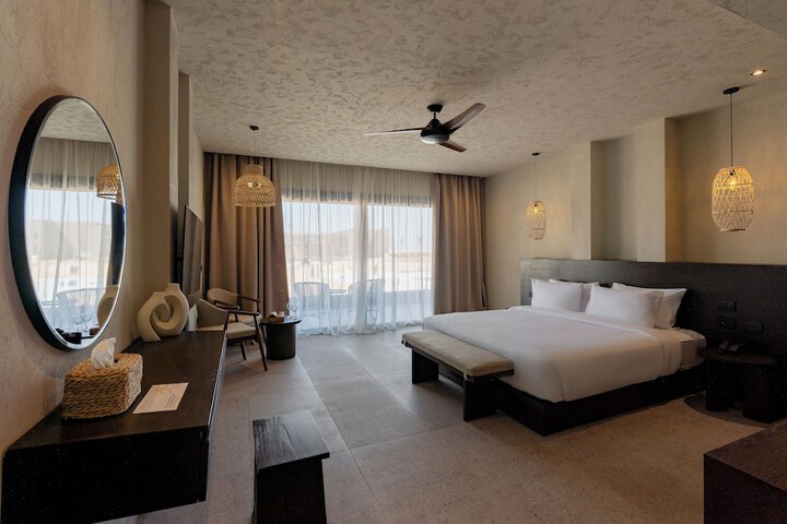 Room 6 of 150