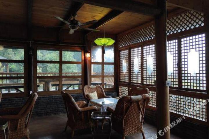 Emei Esheng Hotel