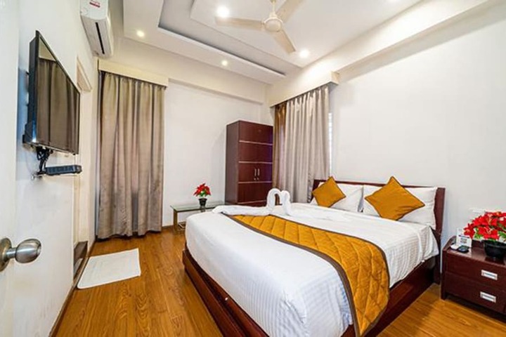 Room 10 of 37