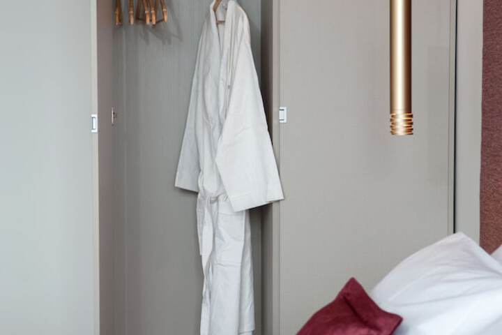 Room 8 of 37