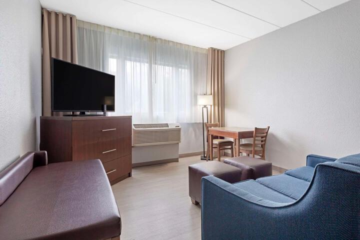 2 Double Beds (3 of 14)