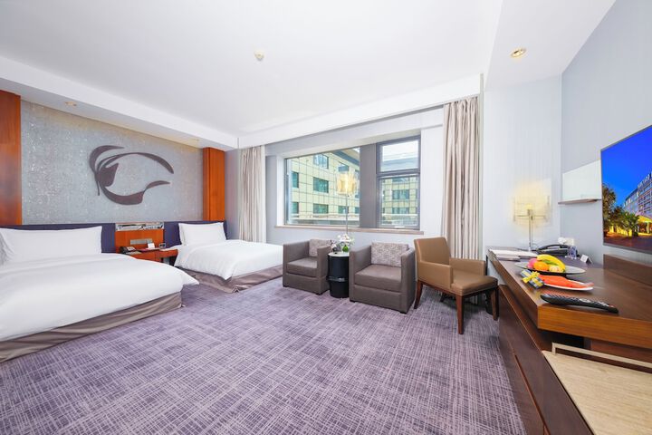 Room 31 of 106