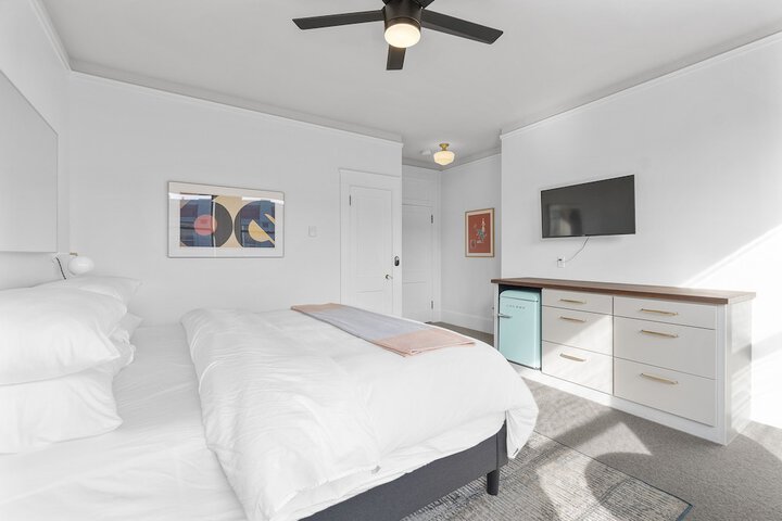 Room 34 of 172