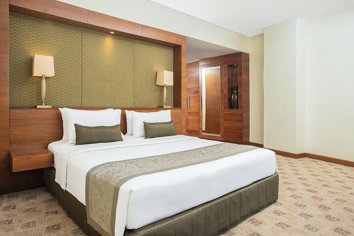 Room 19 of 77
