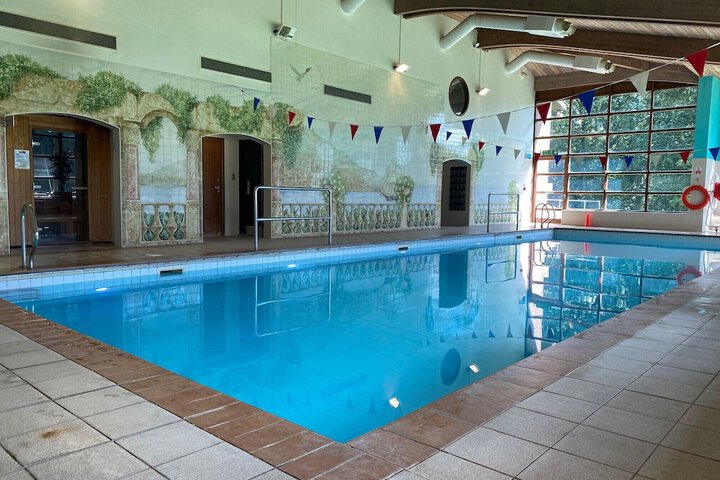 Pool 32 of 74
