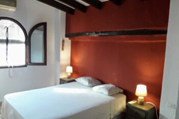 Room 12 of 34