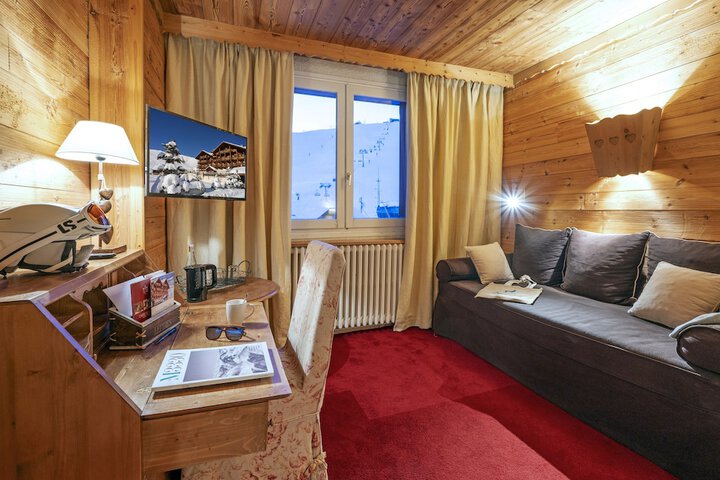 Room 6 of 115