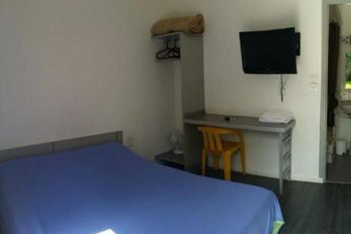 Room 3 of 9
