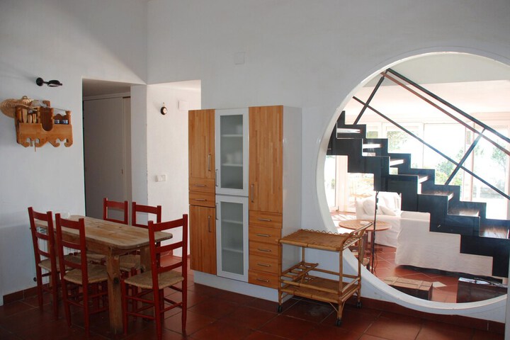 Room 9 of 24