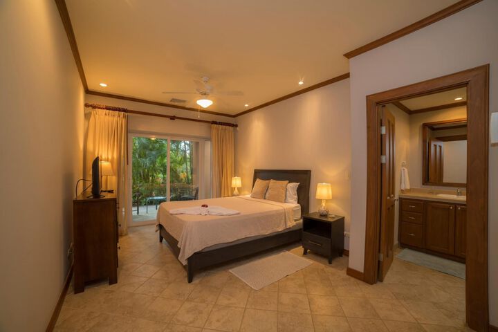 Room 15 of 35