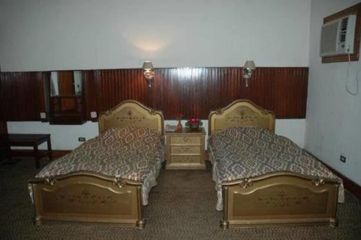 Room 4 of 19